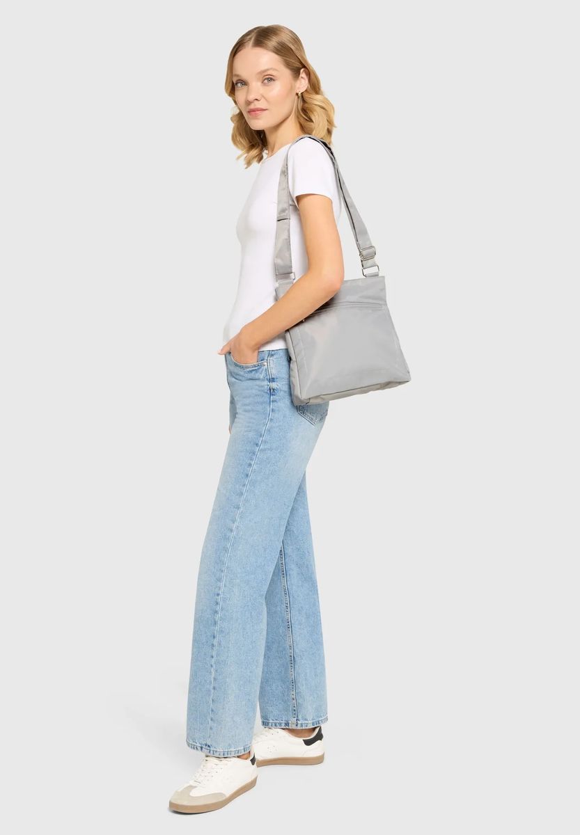 Funktionale minimalistische Tasche mit Fächern