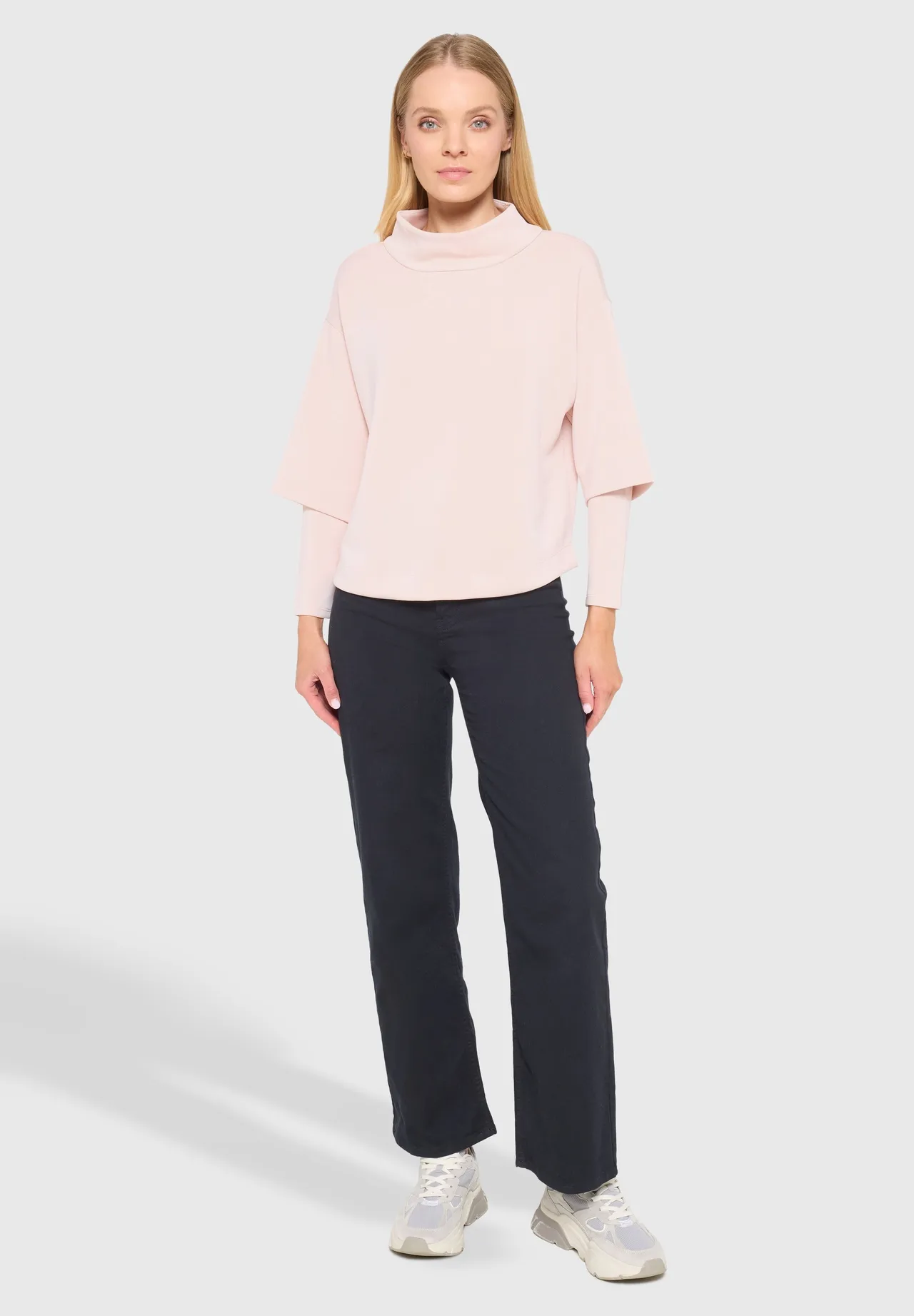 Sweatshirt mit Stehkragen und Lagenärmeln