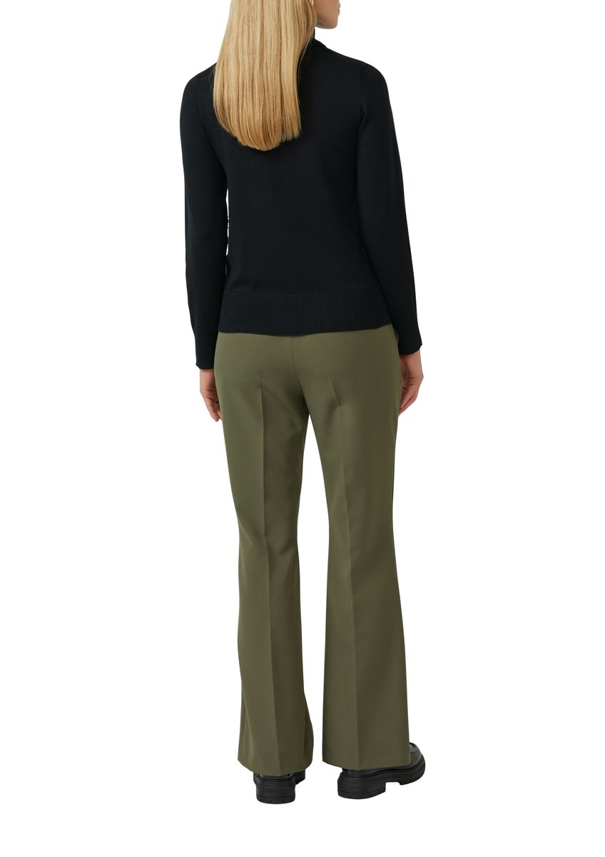 Schmaler Rollkragenpullover aus Feinstrick
