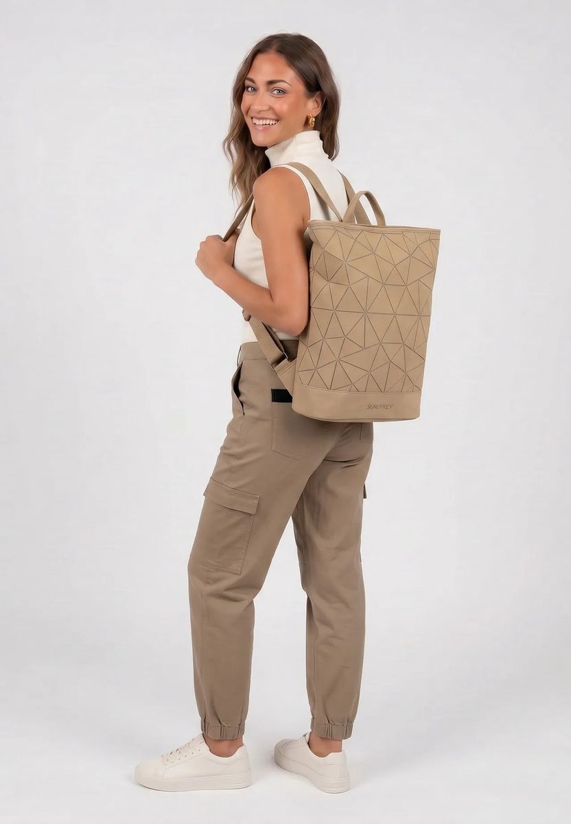 Laptop-Tagesrucksack mit geometrischem Laserschnitt