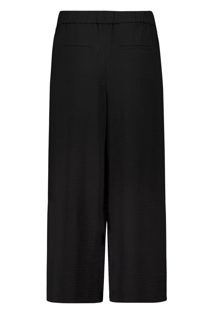 Weit geschnittene Culotte mit Gürtelschnalle