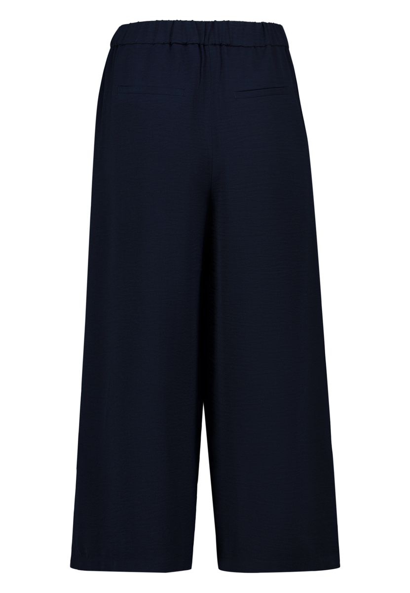 Culotte mit weitem Bein und Gürtel