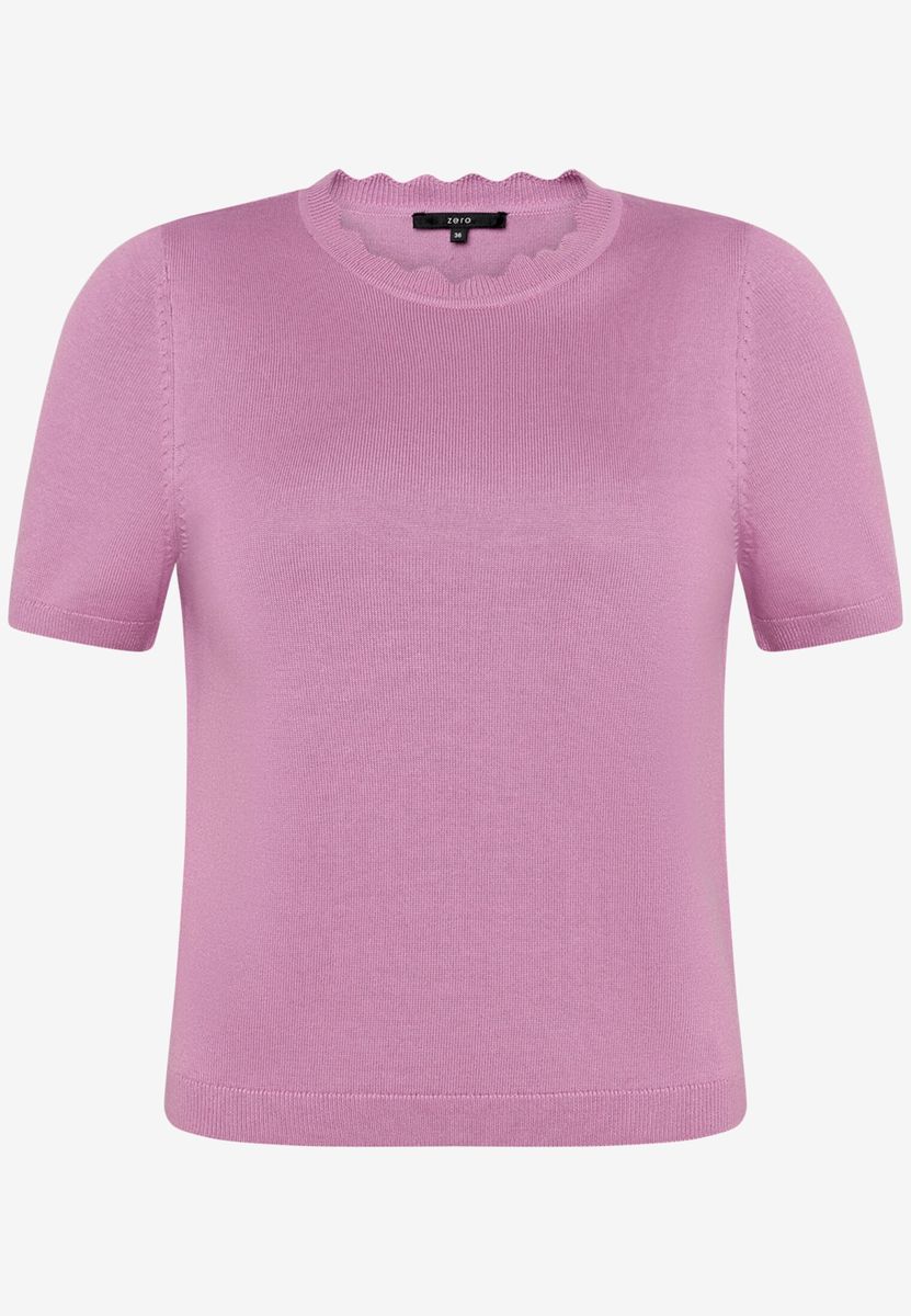 Kurzarm-Stricktop mit Wellensaum-Ausschnitt
