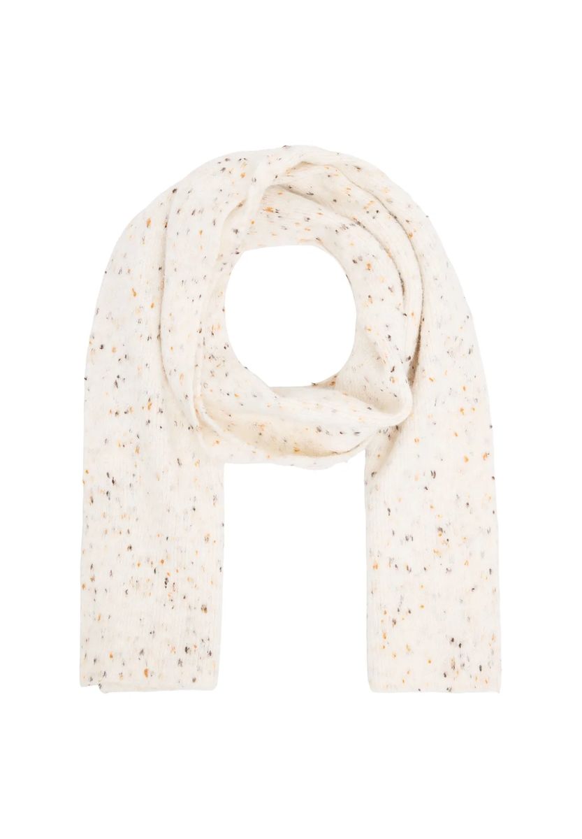 Kuscheliger Strickschal mit Noppen