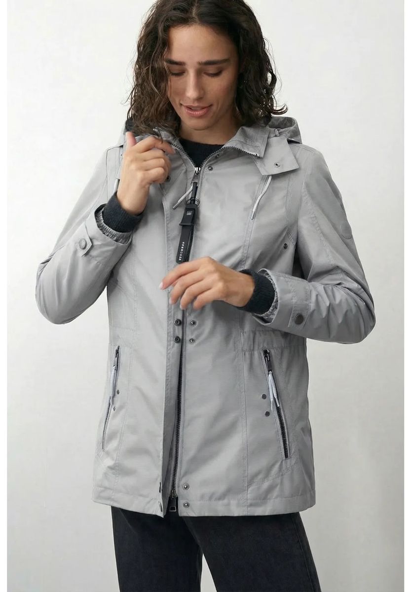 Wetterfeste Funktionsjacke mit Kapuze