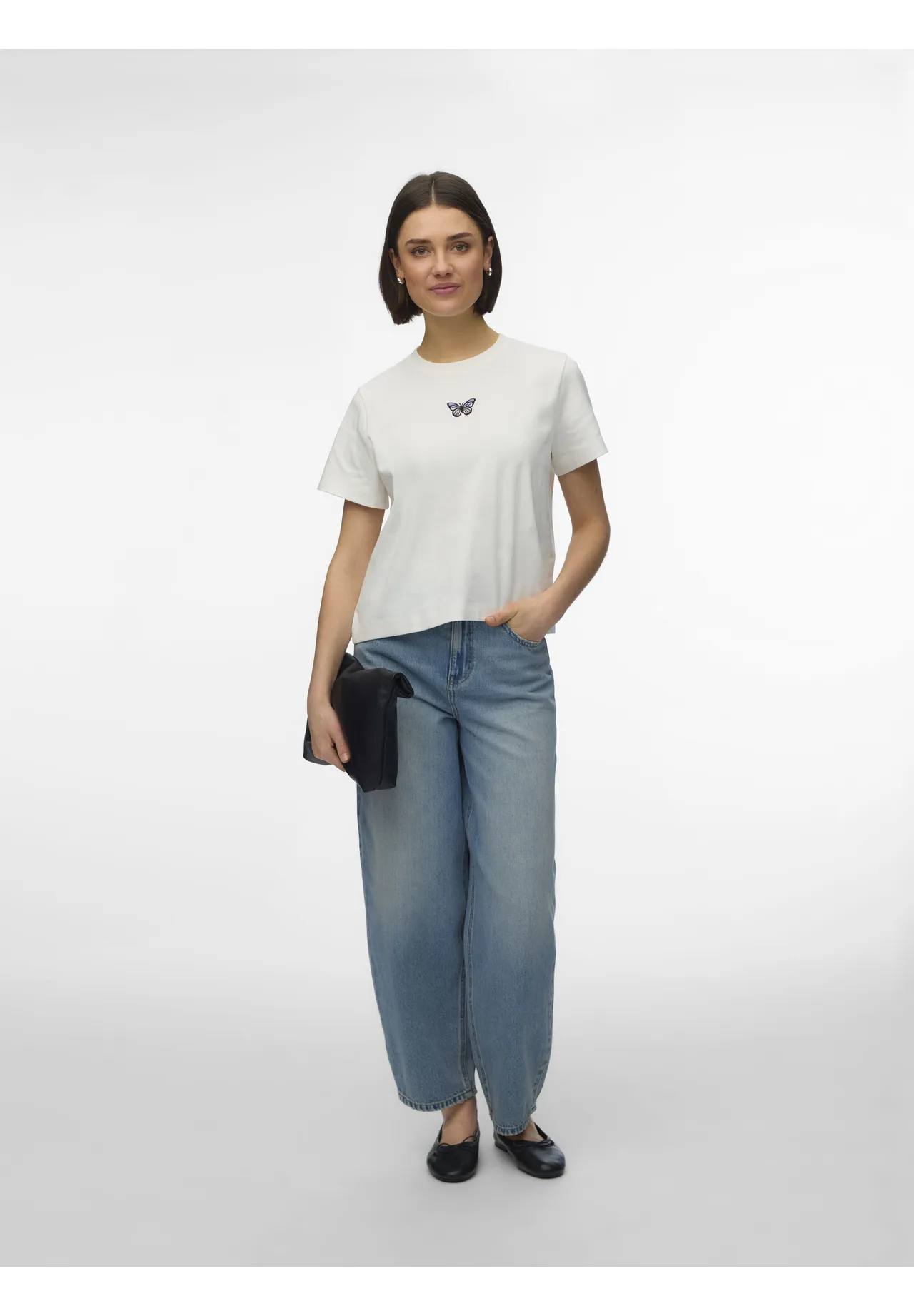 Sara Bio-Baumwoll-T-Shirt mit Schmetterlings-Stickerei