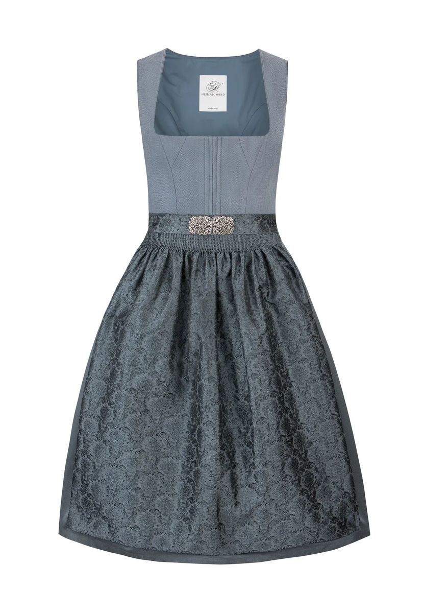Traditionelles Dirndl mit Jacquardschürze