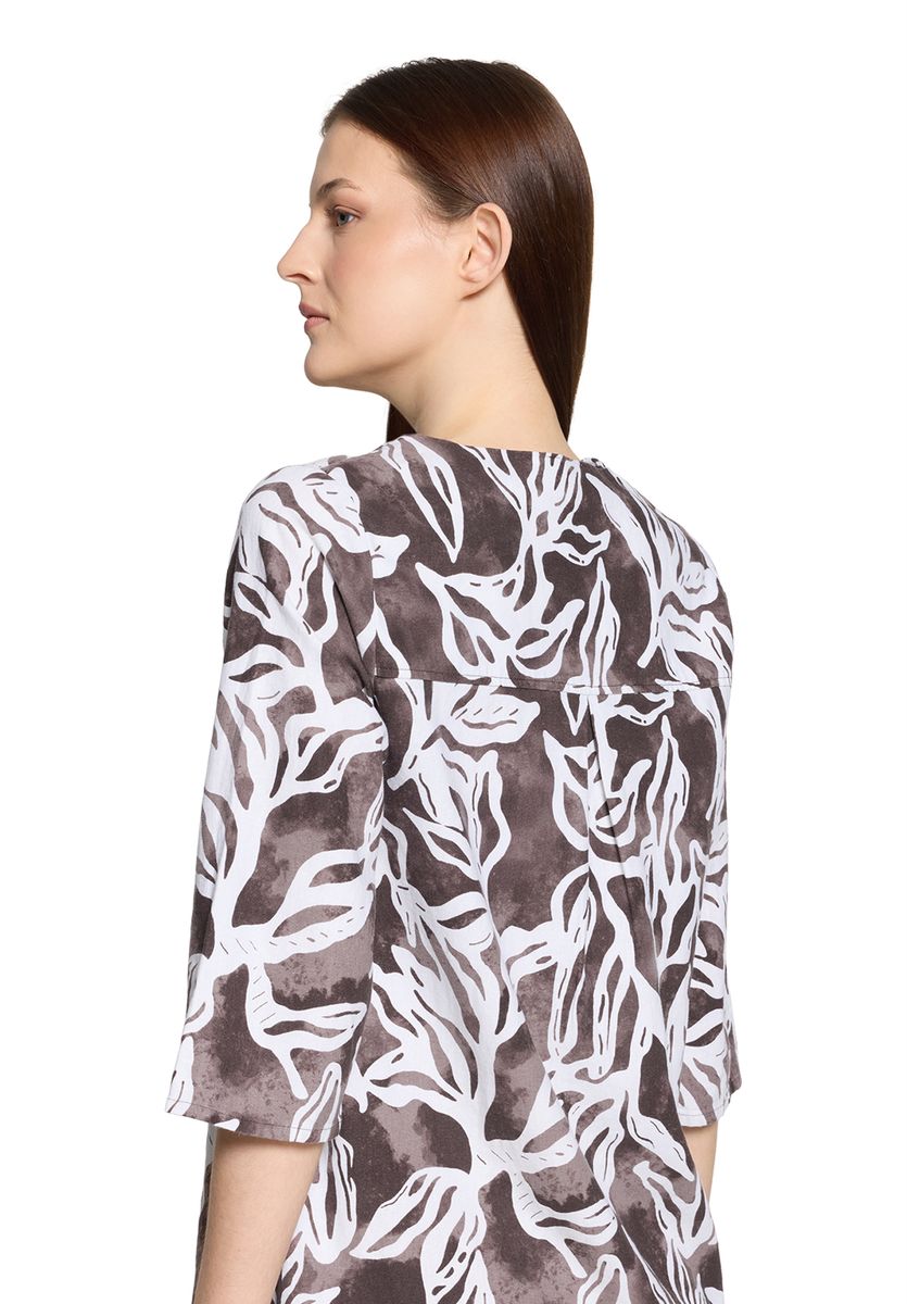 Kleid mit Blattmuster und Leinenanteil