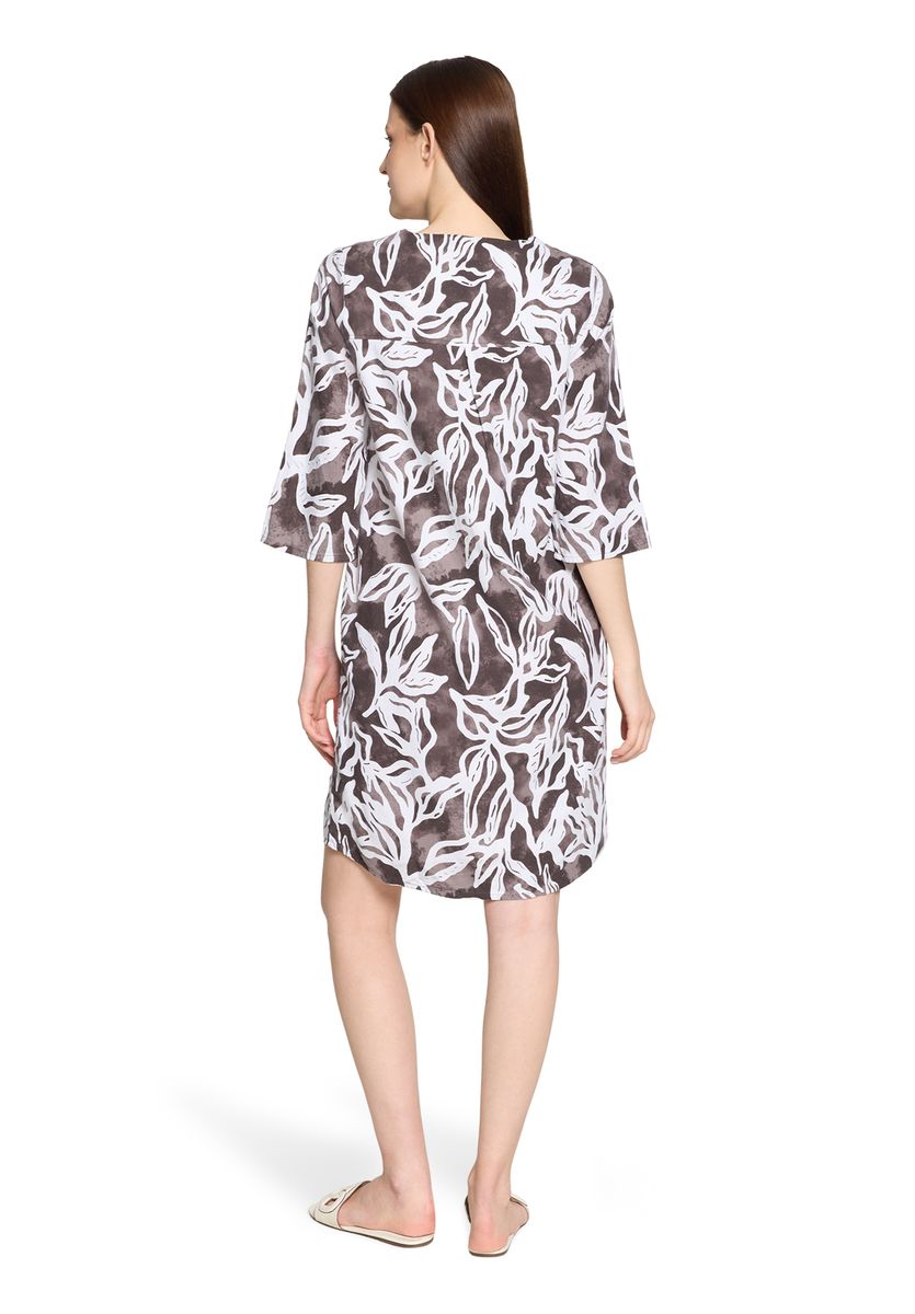 Kleid mit Blattmuster und Leinenanteil