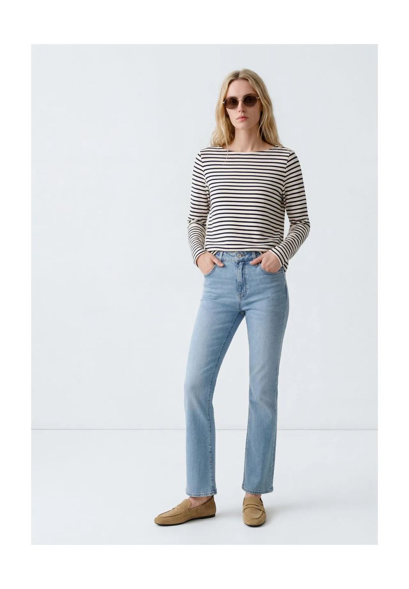 Klassisches gestreiftes Longshirt mit U-Boot-Ausschnitt