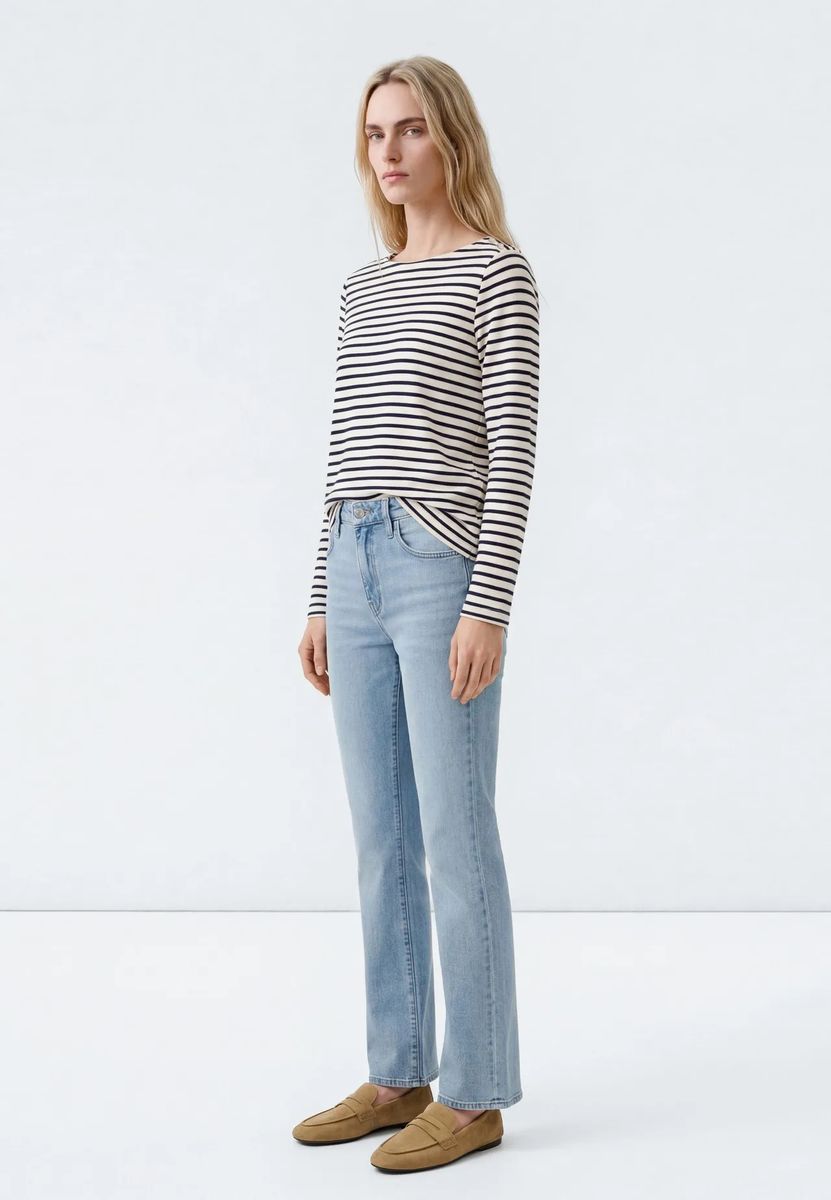 Klassisches gestreiftes Longshirt mit U-Boot-Ausschnitt