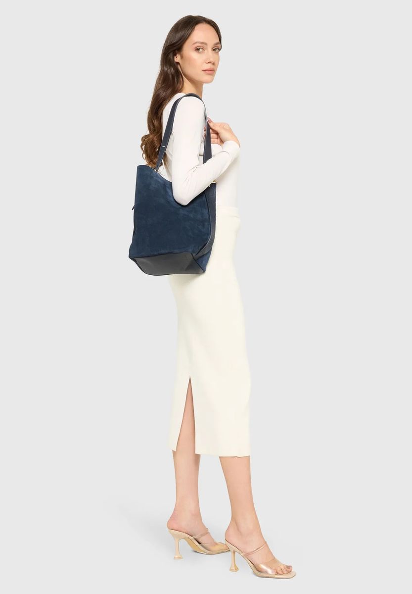 Elegante Beuteltasche in Velours-Optik