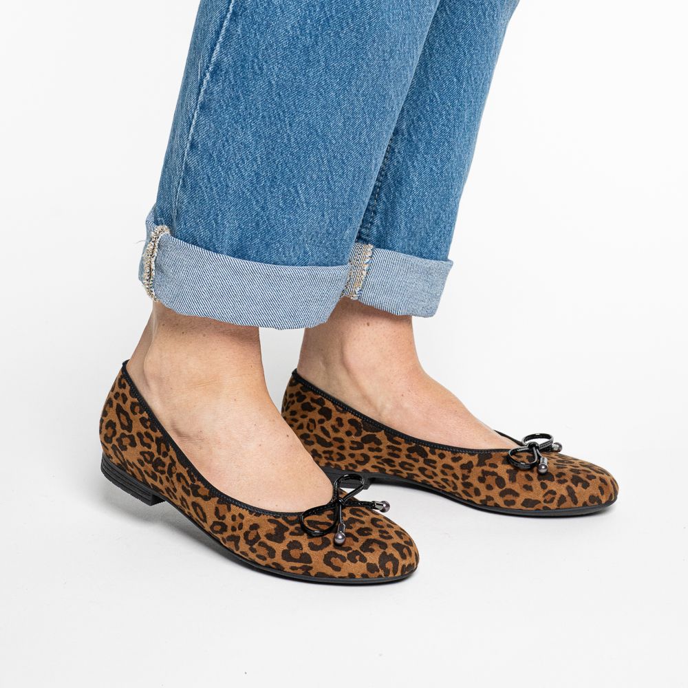 Slipper mit Leopardenmuster