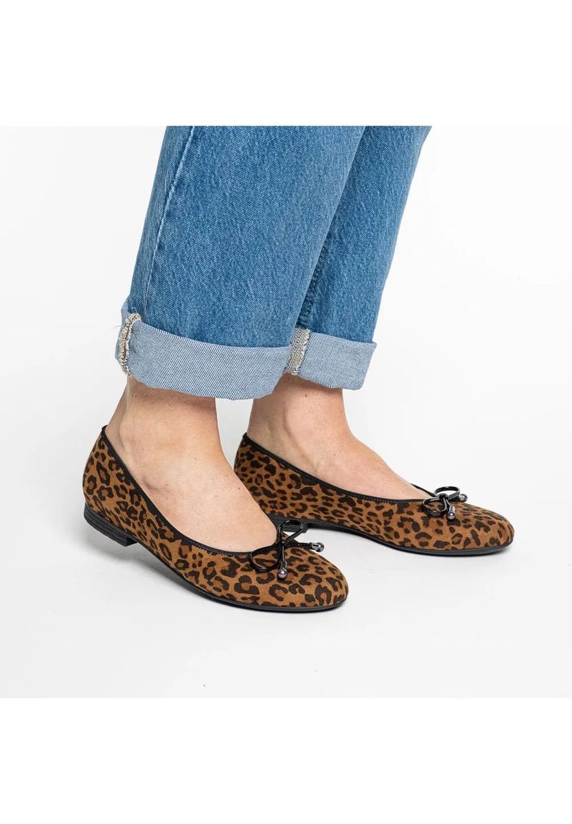 Slipper mit Leopardenmuster