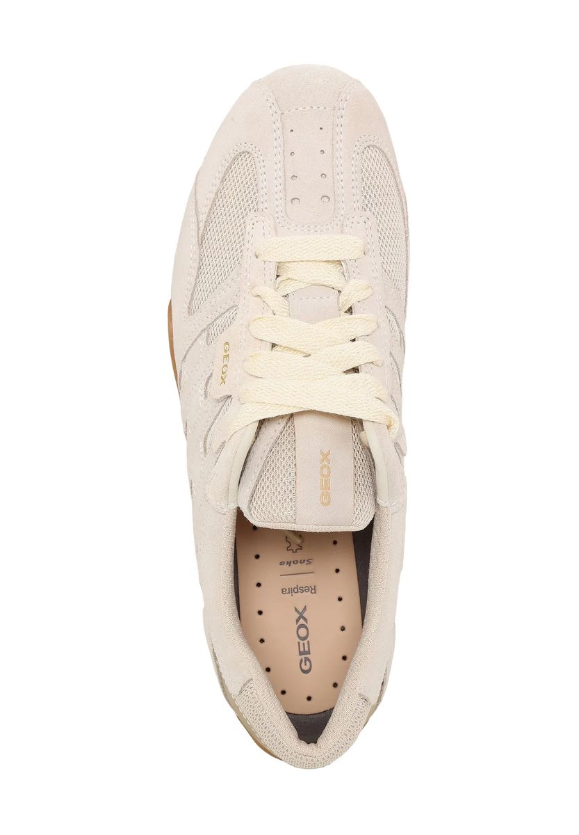 Flacher Wildleder- und Mesh-Sneaker