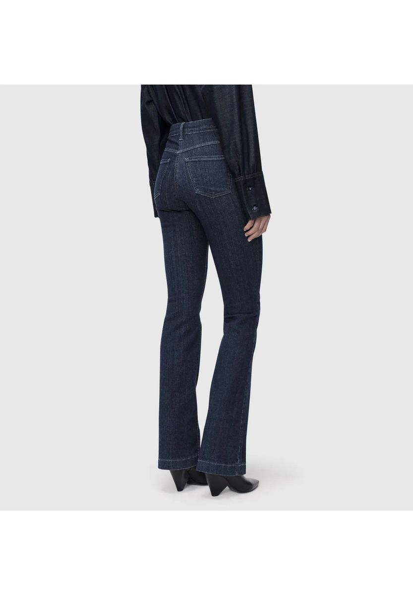 Formende Bootcut-Jeans mit Stretch