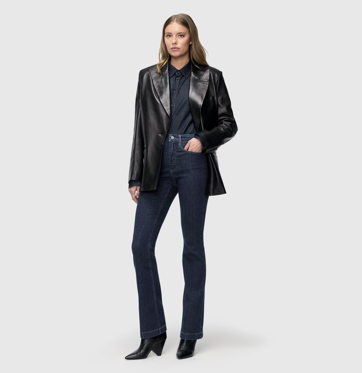 Formende Bootcut-Jeans mit Stretch