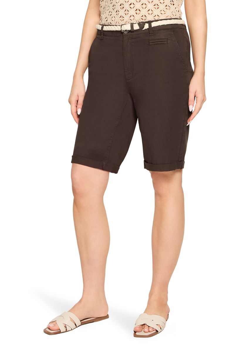 Lässige Bermuda-Shorts mit Gürtel