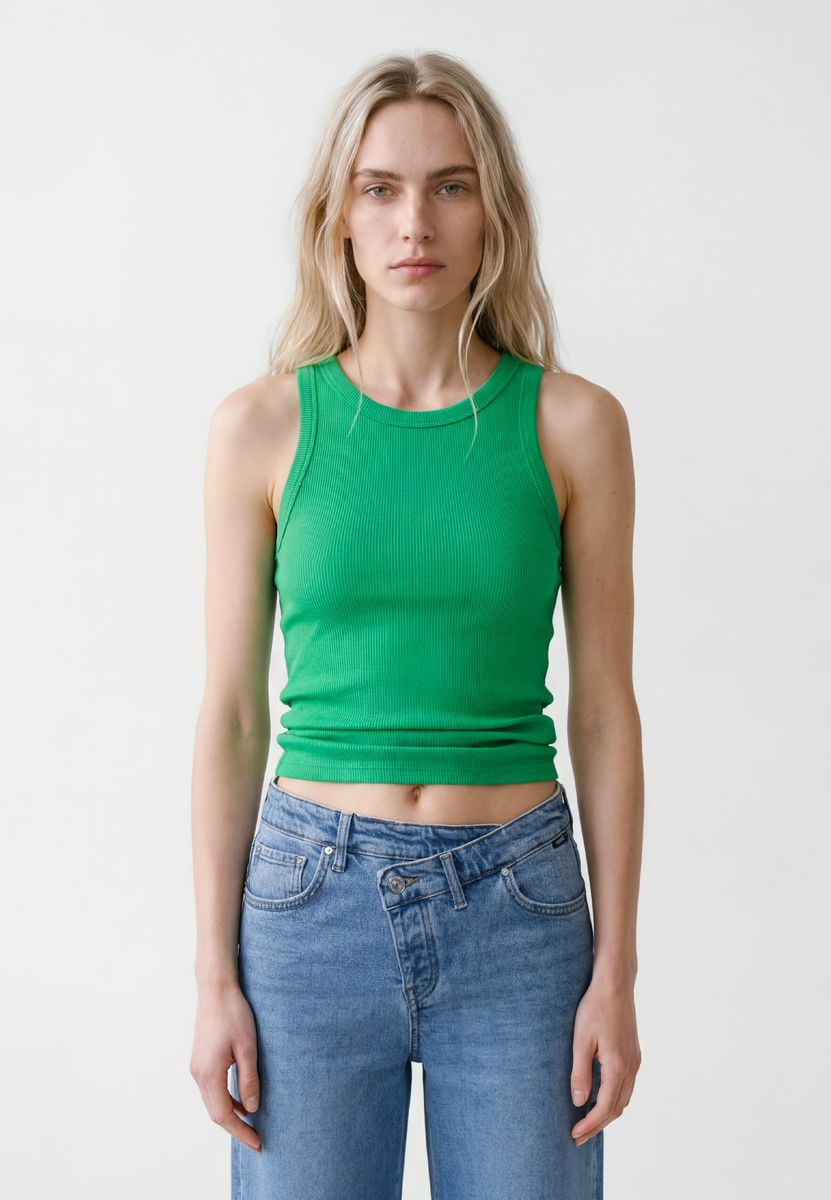 Essentielles geripptes Rundhals-Top
