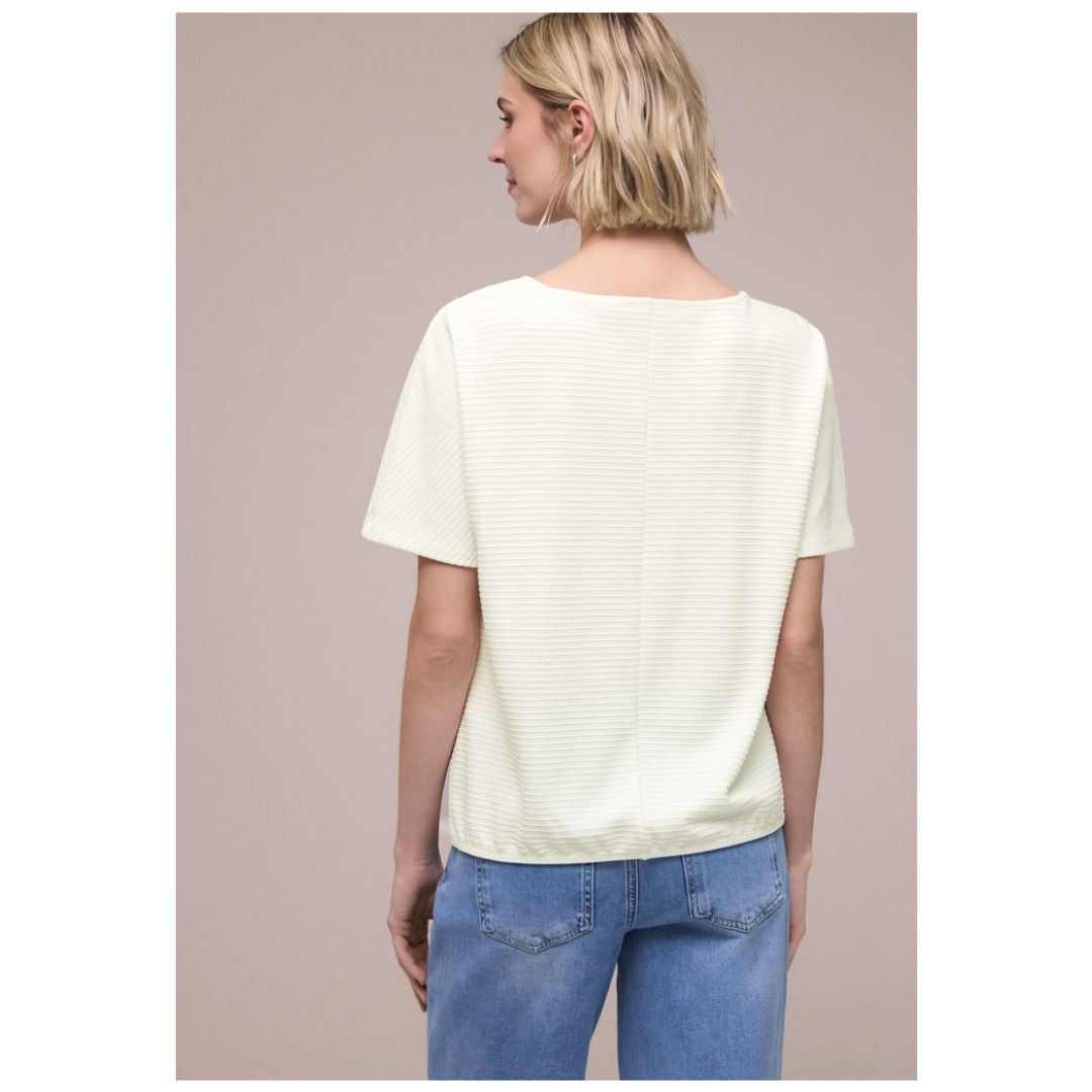 Strukturiertes Shirt mit U-Boot-Ausschnitt