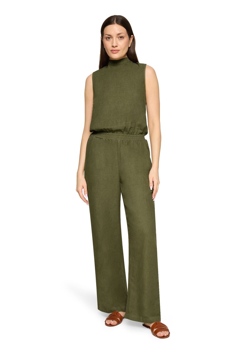 Ärmelloser Jumpsuit mit Stehkragen und Schleife