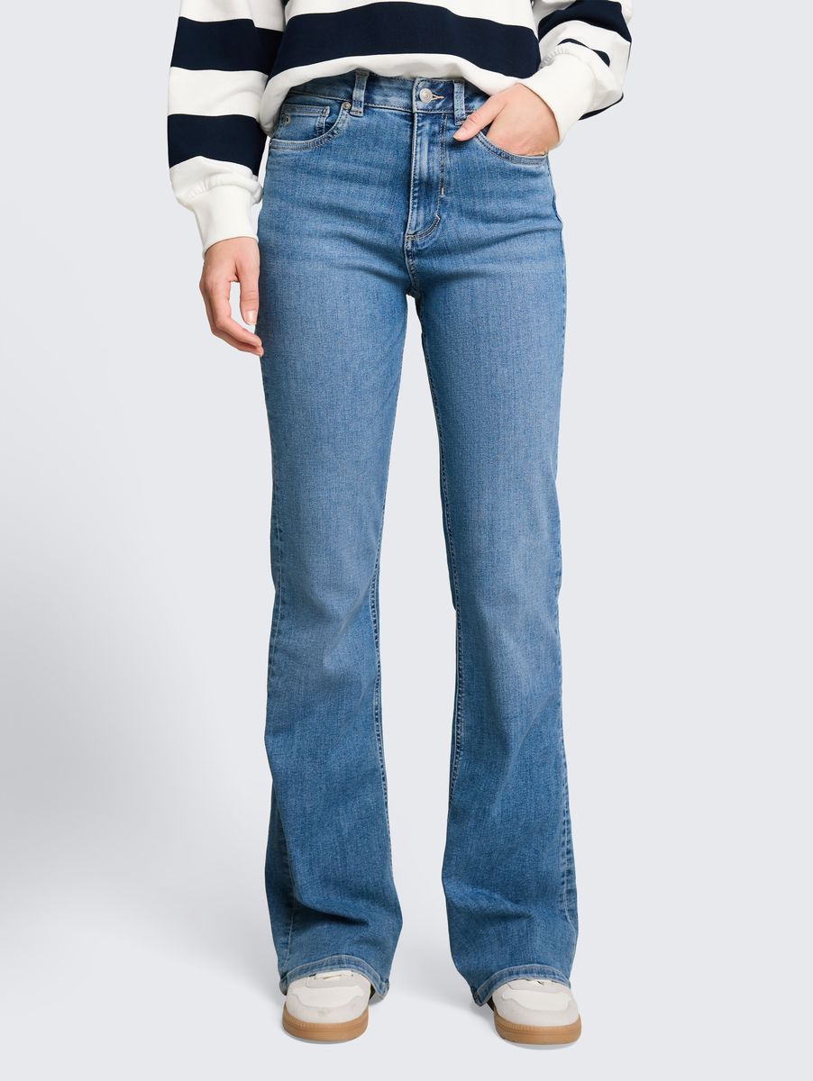 Ausgestellte Jeans mit hohem Bund