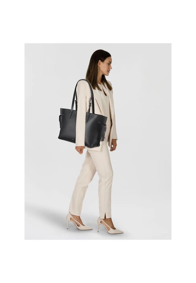 Shopper aus genarbtem Leder mit Seitenbändern