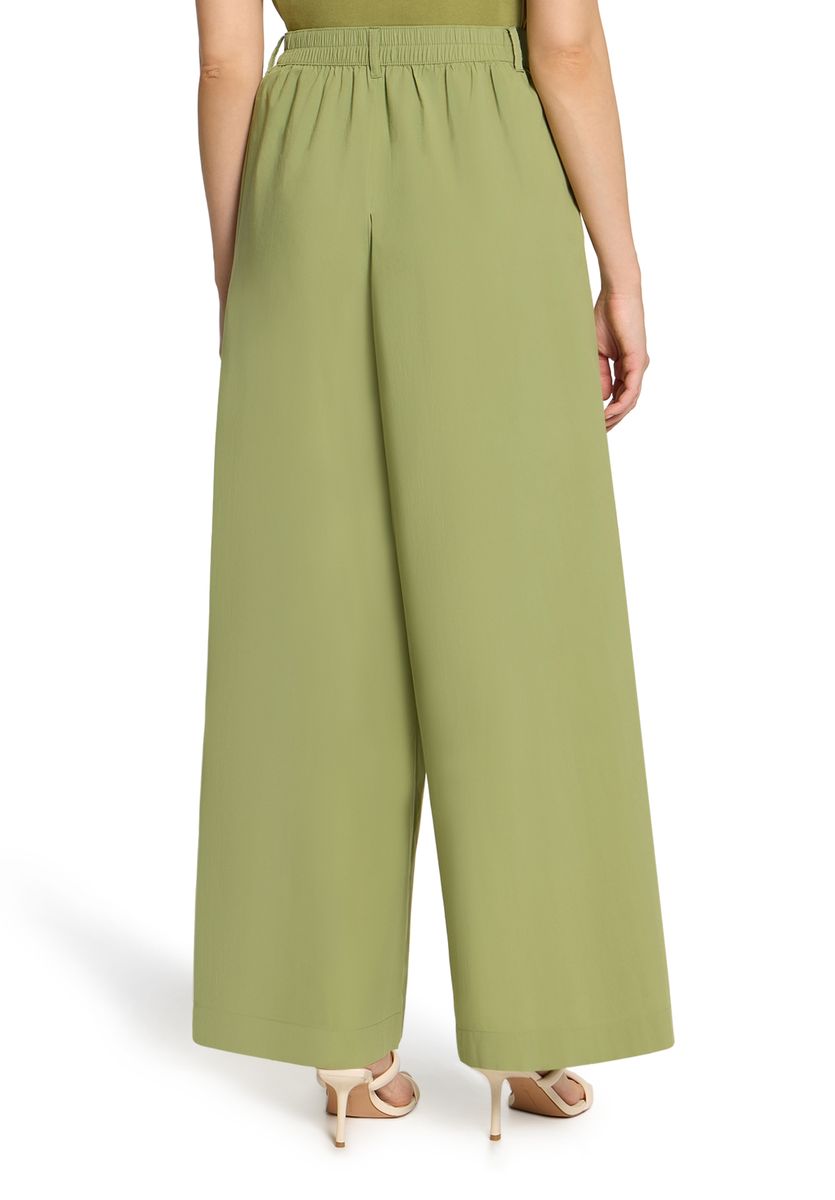 Weite Stoffhose mit Bundfalten