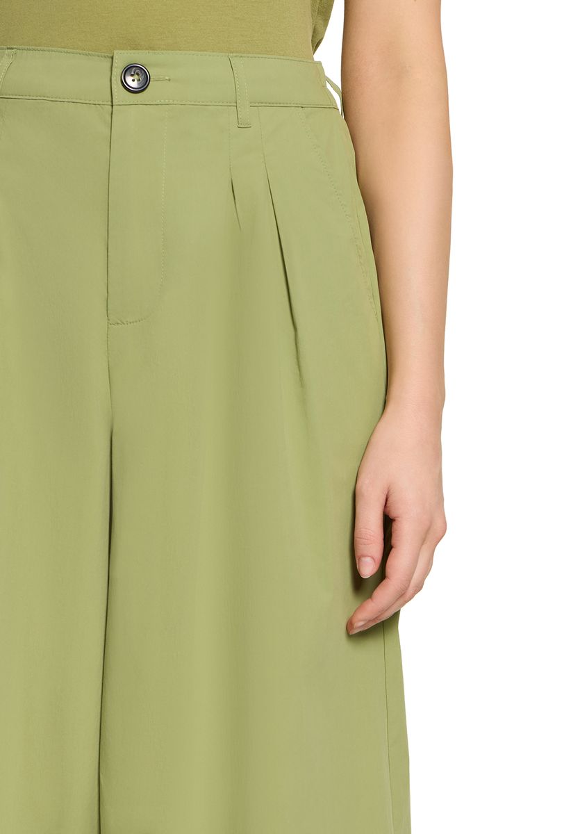 Weite Stoffhose mit Bundfalten