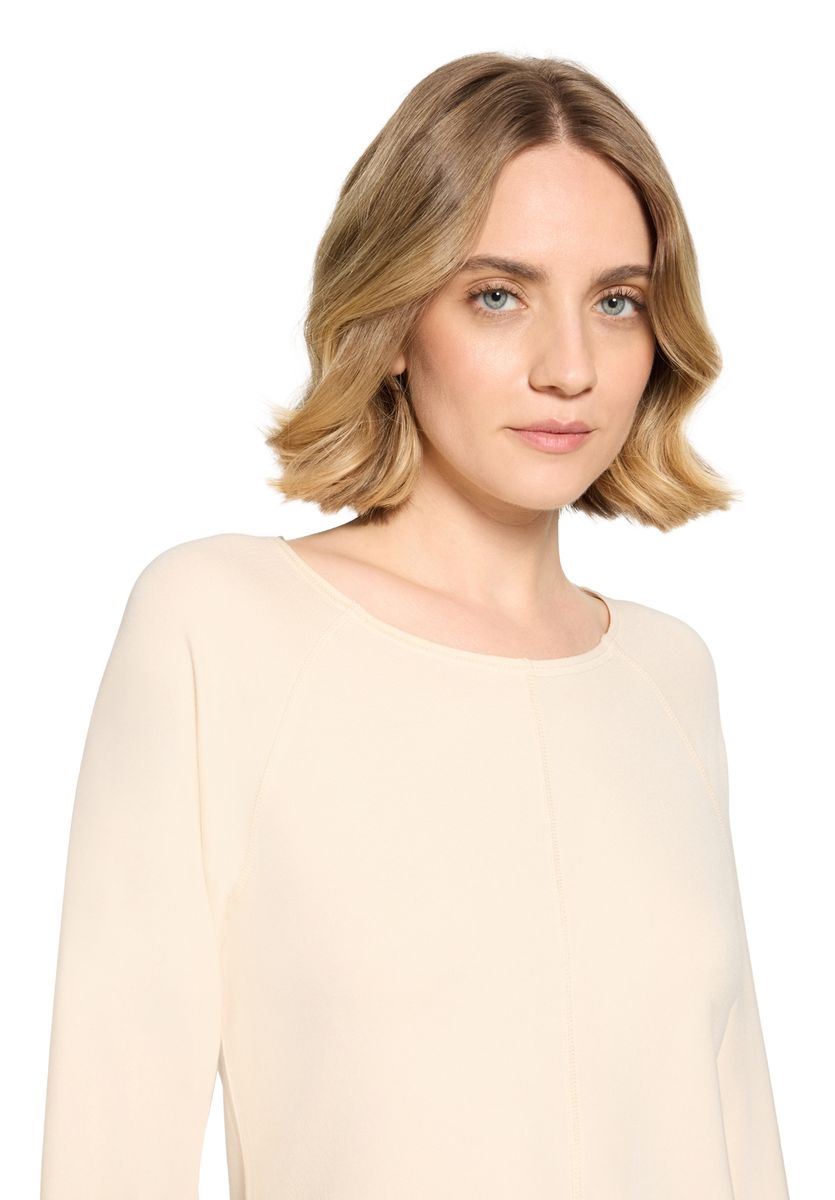 Minimalistisches Langarmshirt mit Raglan-Ärmeln