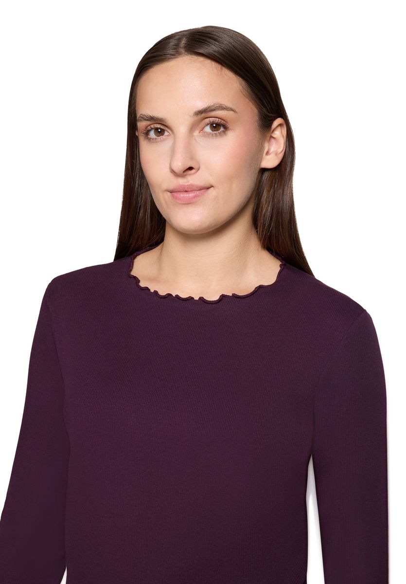 Geripptes Langarmshirt mit Wellensaum