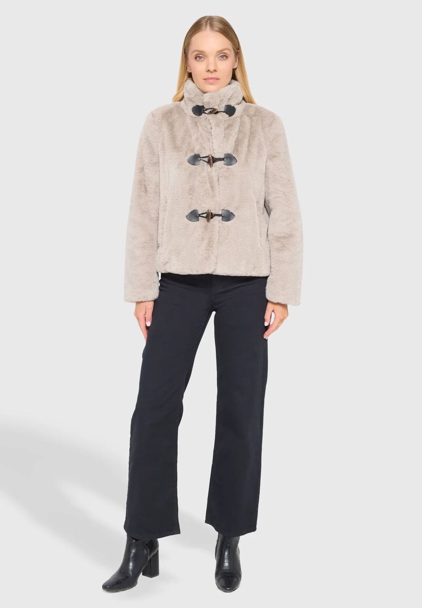 Kunstpelzjacke mit Knebelverschlüssen