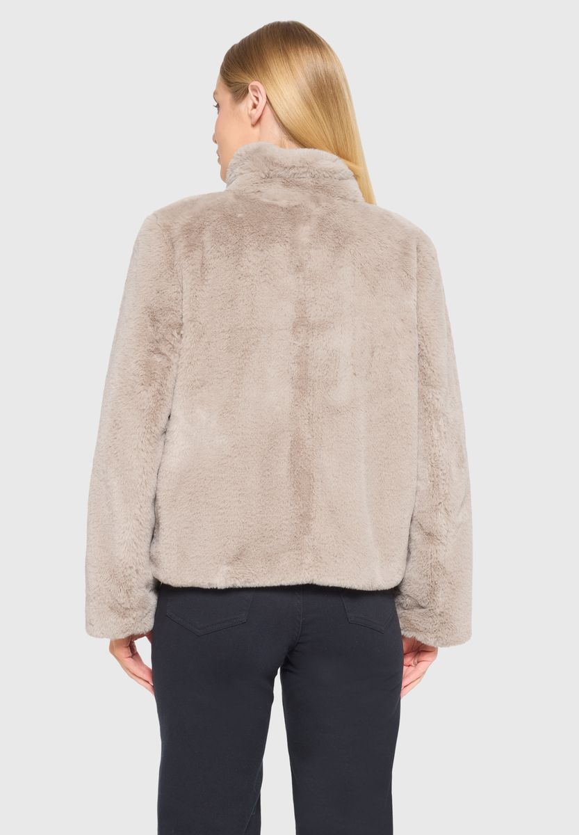 Kunstpelzjacke mit Knebelverschlüssen