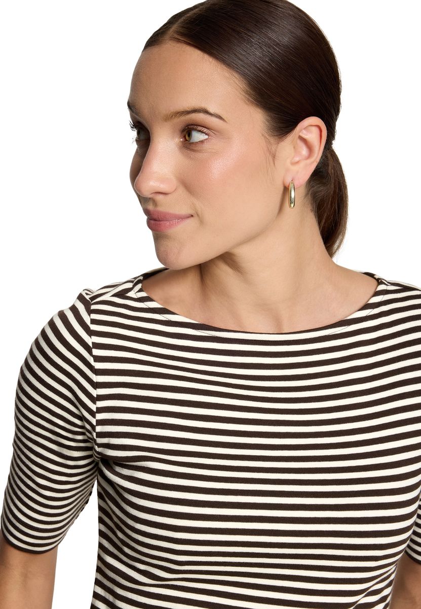 Klassisches gestreiftes Shirt mit U-Boot-Ausschnitt