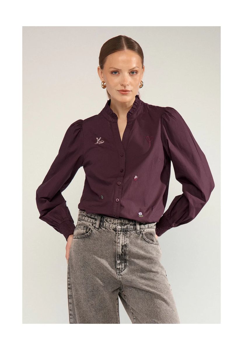 Bestickte Bluse mit Rüschenkragen