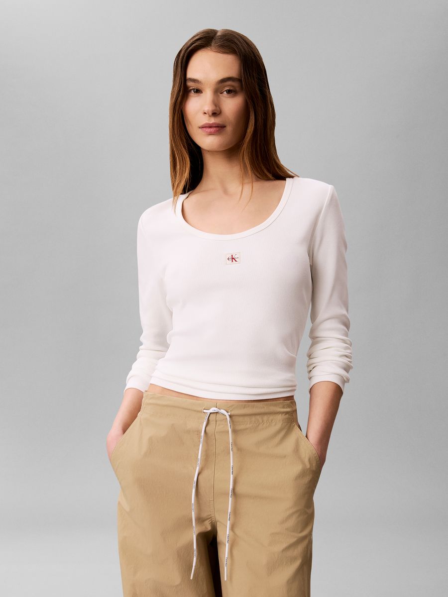 Geripptes Langarmshirt mit U-Ausschnitt