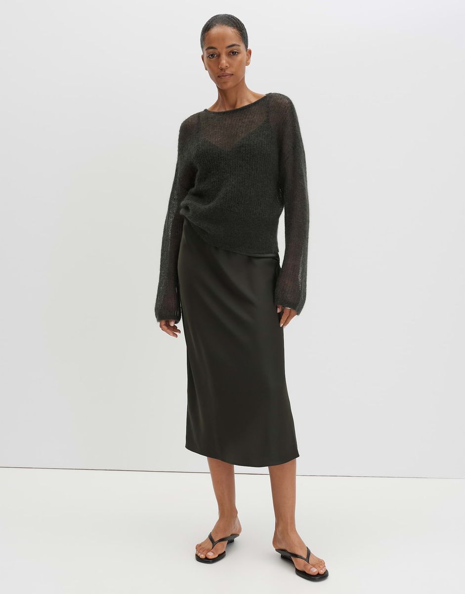 Transparenter flauschiger Strickpullover mit U-Boot-Ausschnitt