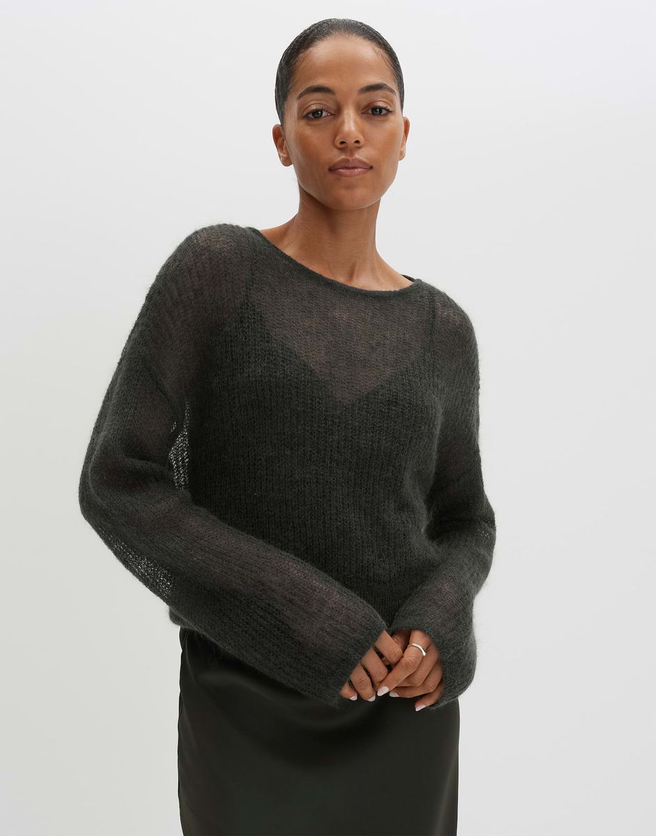 Transparenter flauschiger Strickpullover mit U-Boot-Ausschnitt