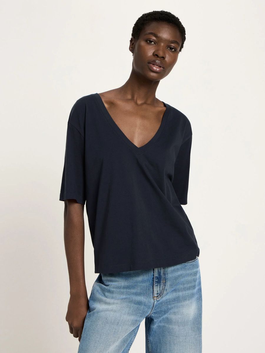 Essentielles Bio-Baumwoll-T-Shirt mit V-Ausschnitt
