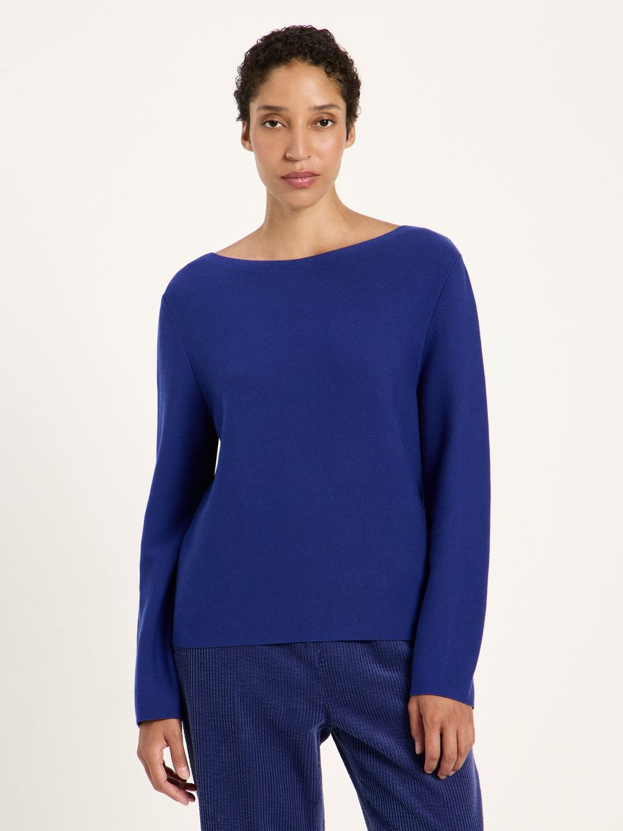 Klassischer Feinstrickpullover mit U-Boot-Ausschnitt