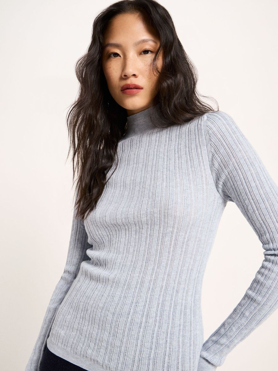 Fein gerippter Bio-Baumwoll-Rollkragenpullover