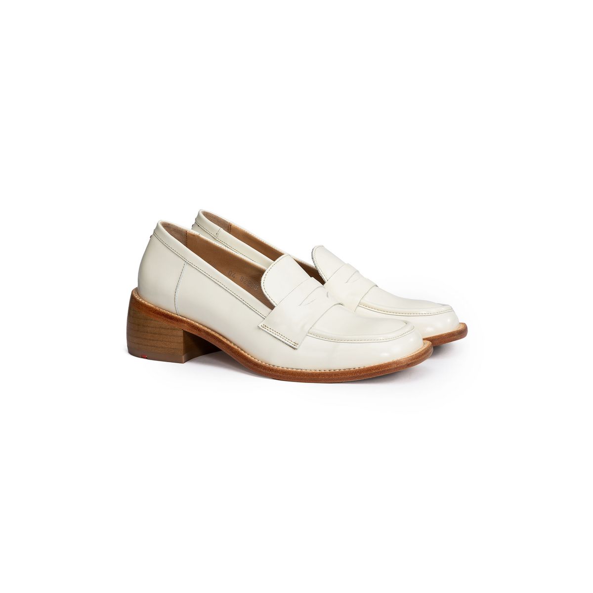 Elegante Slipper aus Lackleder mit Blockabsatz