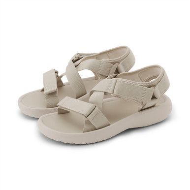 Minimalistische Sportsandalen mit Kreuzriemen