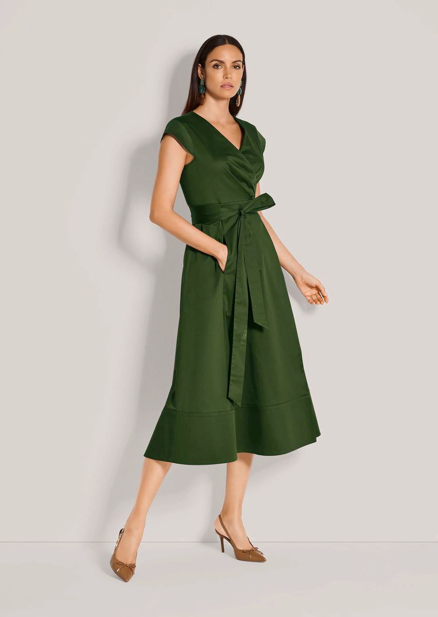 Elegantes Wickel-Midikleid mit Kappärmeln