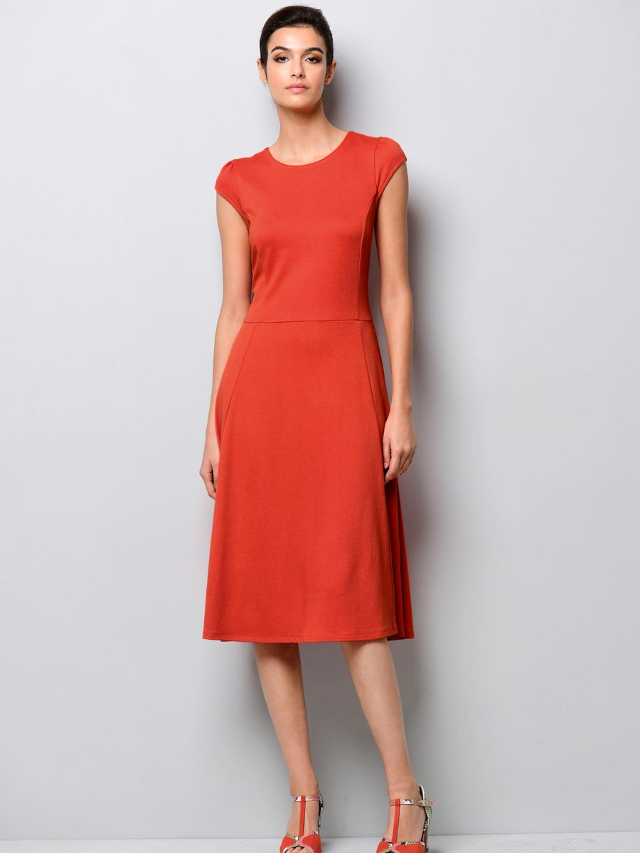Jerseykleid mit schwingendem Rockteil