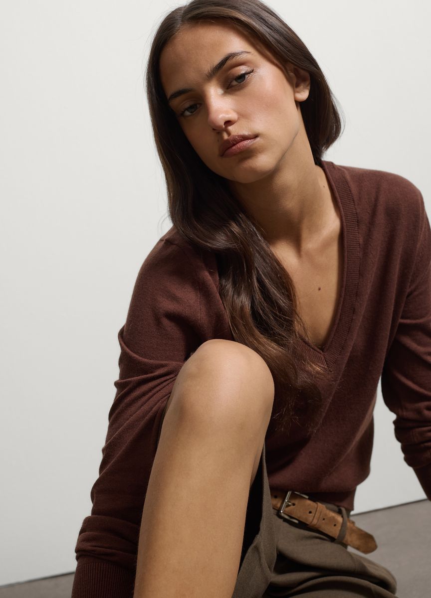 Eleganter Feinstrickpullover mit V-Ausschnitt