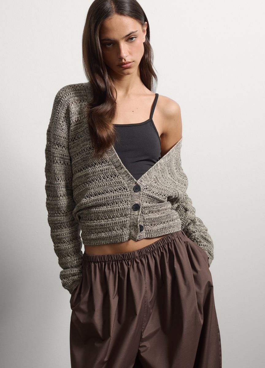 Strukturierter Cardigan mit V-Ausschnitt