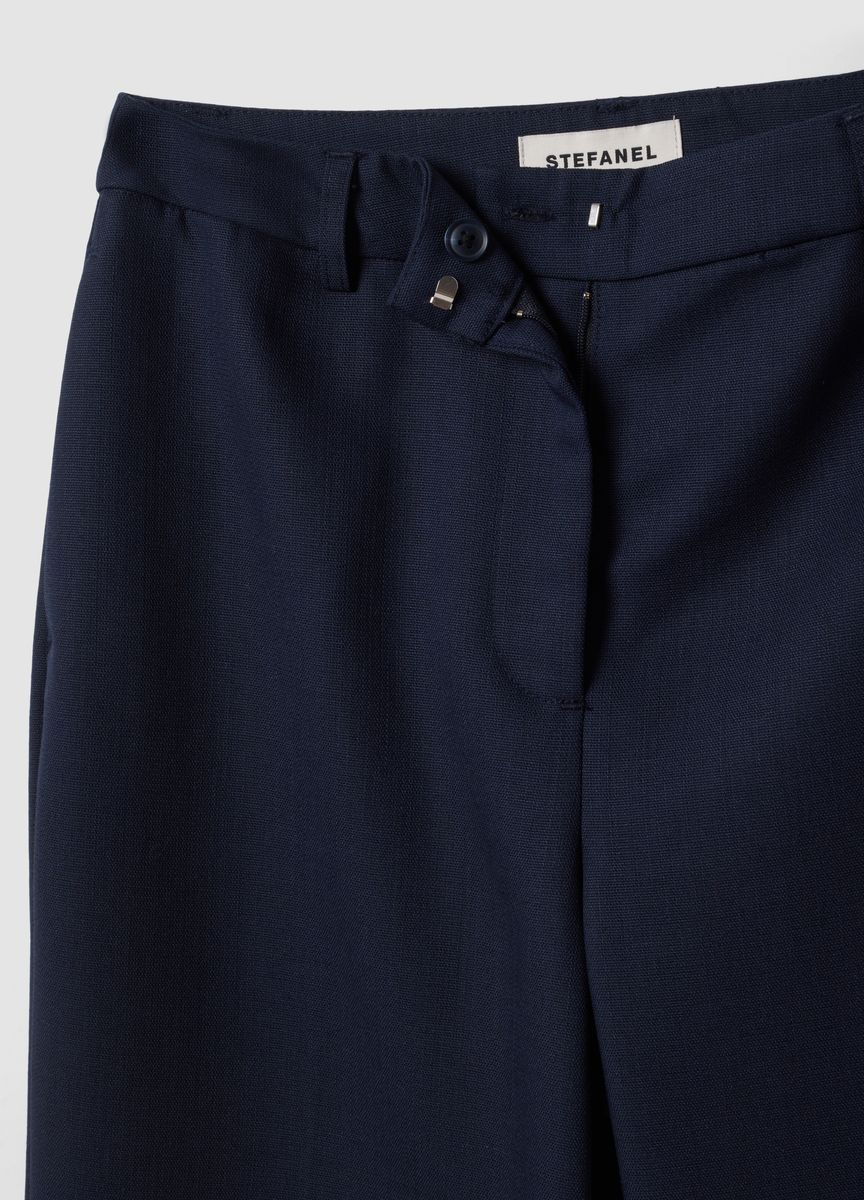Weite Stoffhose mit Umschlag