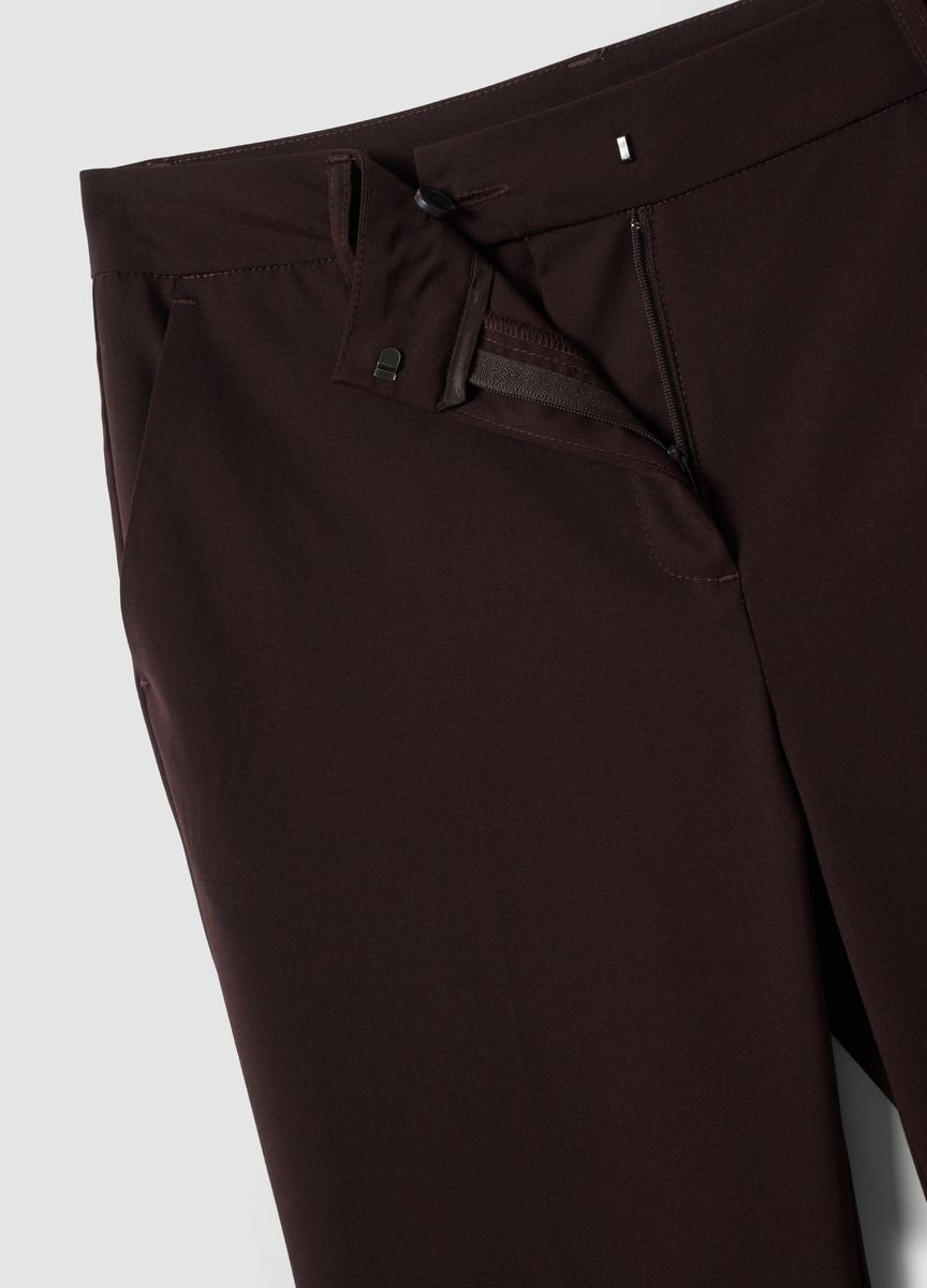 Taillierte Slim-Fit Karottenhose