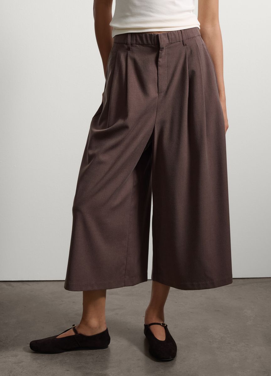 Weite Culotte mit Bundfalten